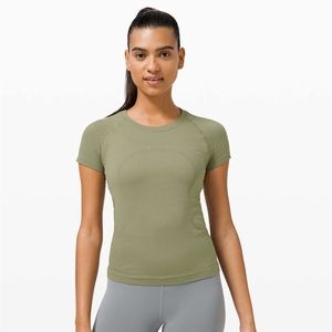 Lululemon swiftly tee short sleeve Green/ Rosemary Green - size 8